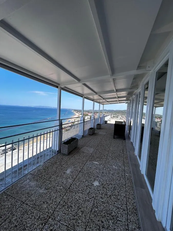 Suite Torre Azzurra B&B - Rooftop Sea View Follonica Bed & Breakfast