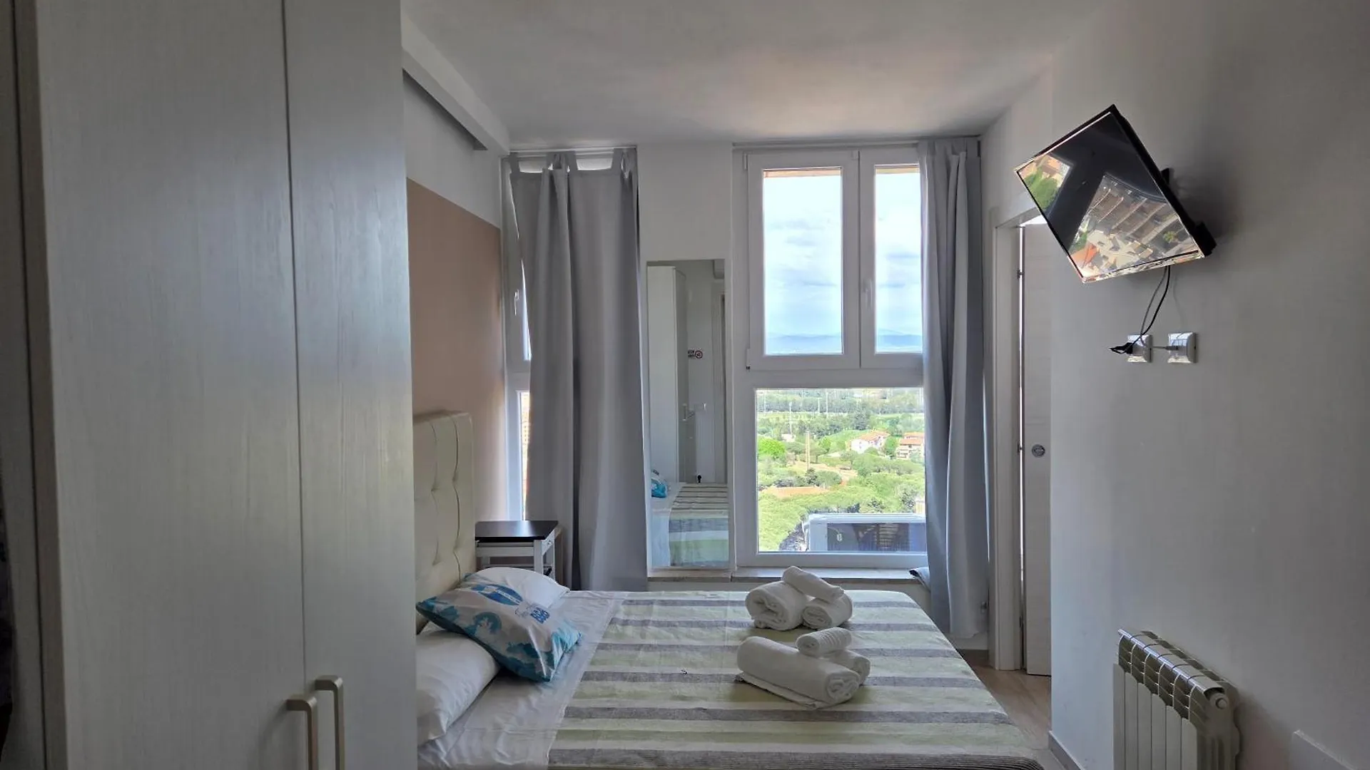 Suite Torre Azzurra B&B - Rooftop Sea View Follonica