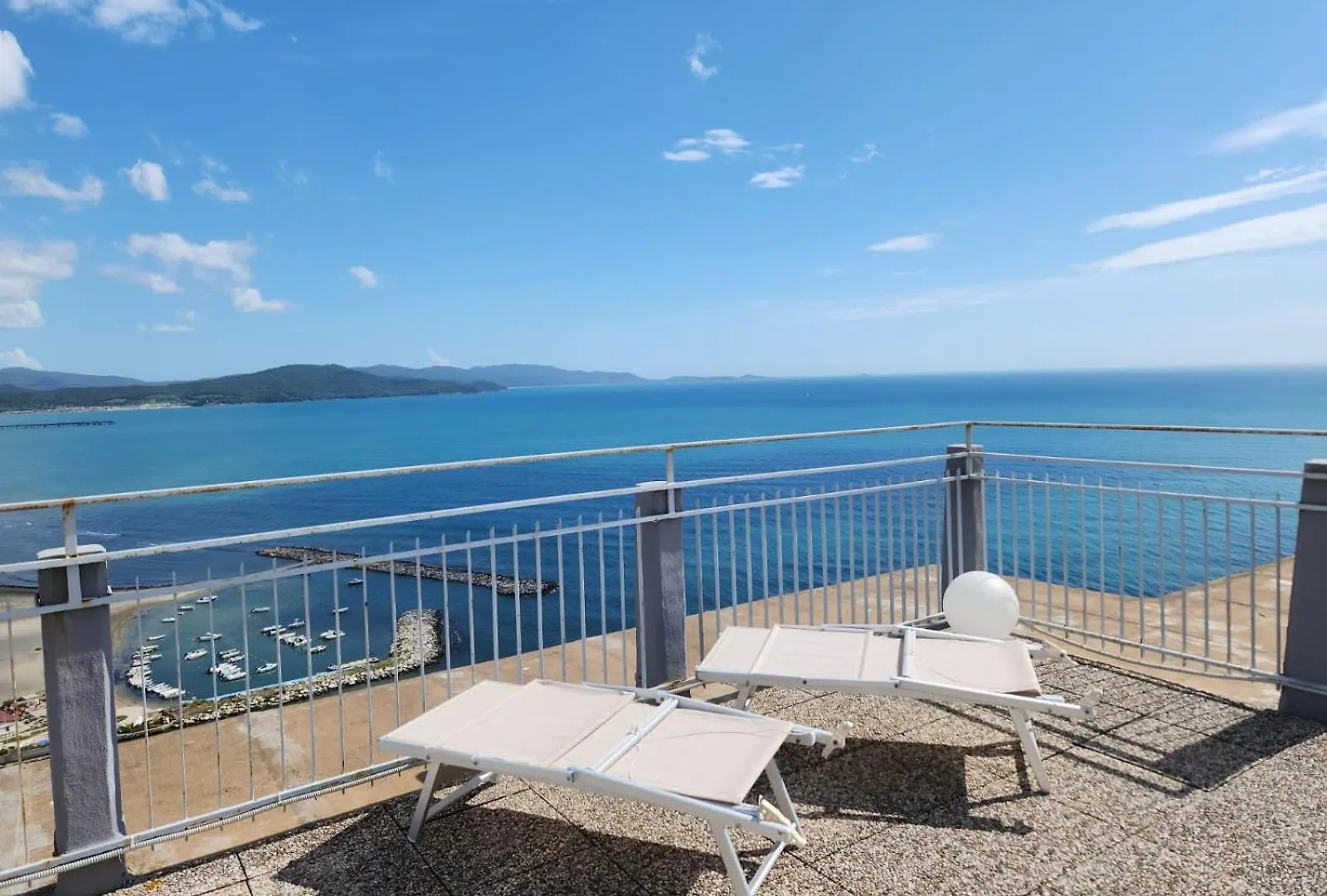 Bed & Breakfast Suite Torre Azzurra B&B - Rooftop Sea View Follonica Italy