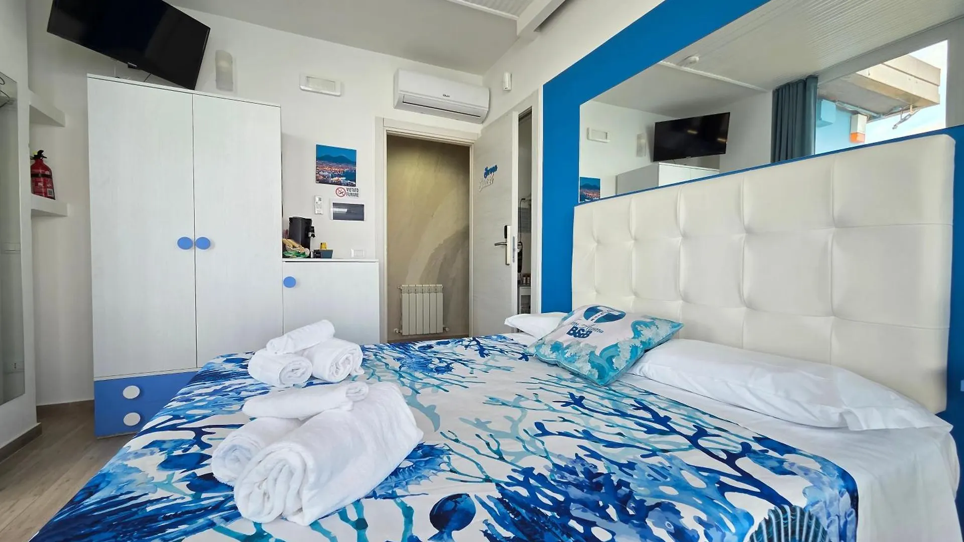 Suite Torre Azzurra B&B - Rooftop Sea View Follonica Italia